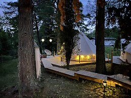 B&B Glamping Tent Sleeps 2 - Spa, Sauna, Wifi