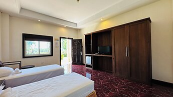 Tugsaw Resort