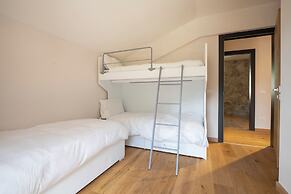 SnowLake Suite & Apartments