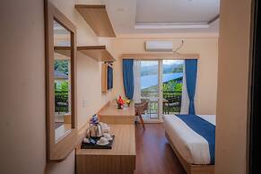 Majestic Lakefront Hotel & Suites