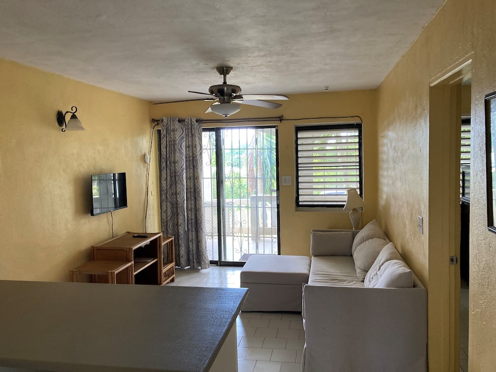 Bananaquit House