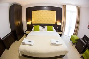 Hotel Swiss Holiday