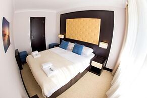 Hotel Swiss Holiday