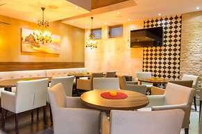 Hotel Swiss Holiday