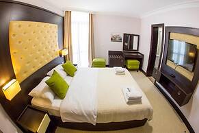 Hotel Swiss Holiday