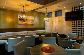 Hotel Swiss Holiday