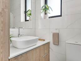 Sanders Palama - Cute 2-bdr Penthouse Apt