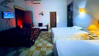 Hotel bless