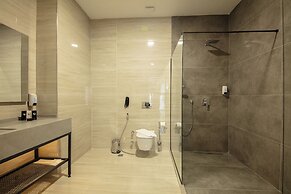 V Center Hotel