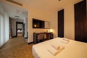 V Center Hotel