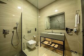 V Center Hotel