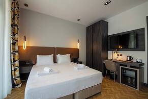 V Center Hotel