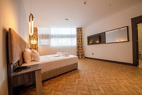 V Center Hotel