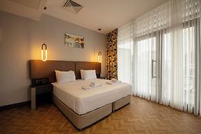 V Center Hotel