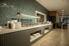 V Center Hotel