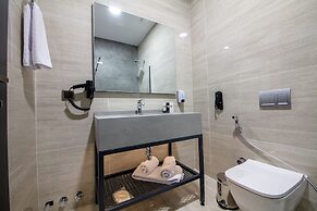 V Center Hotel