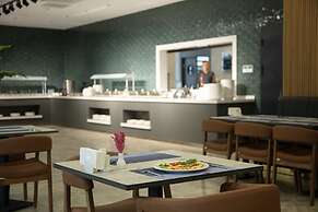 V Center Hotel