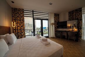 V Center Hotel