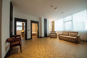 V Center Hotel