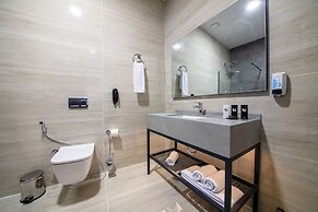 V Center Hotel
