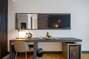 V Center Hotel