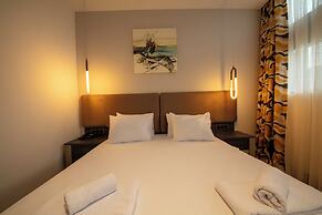 V Center Hotel