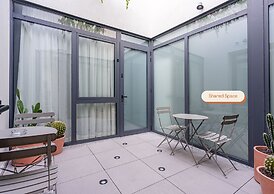 Vallecas Suites by Olala Homes