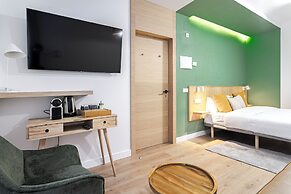 Vallecas Suites by Olala Homes