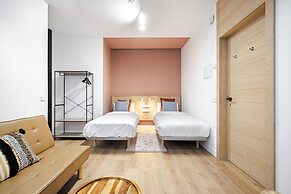 Vallecas Suites by Olala Homes