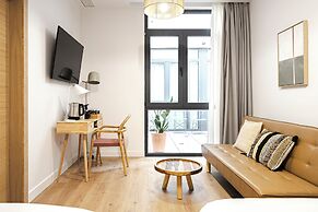 Vallecas Suites by Olala Homes