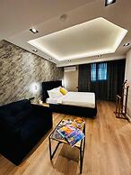 Rexee Hotel