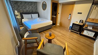 Rexee Hotel