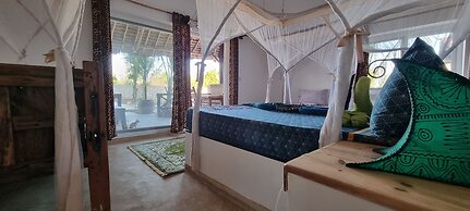 Salama & Mbuyuni Bungalows