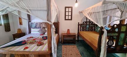 Salama & Mbuyuni Bungalows
