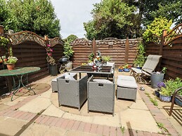 1 Westwood Close