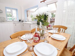1 Westwood Close