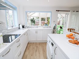 1 Westwood Close