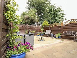 1 Westwood Close
