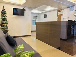 Makati One Poblacion Hotel