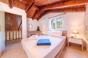 Iphigenia Apartments at Katelios