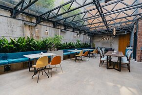 About Sololaki