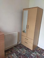 Paradise Apartment- Female Only