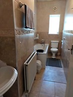 Paradise Apartment- Female Only