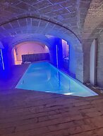 Vianna Suites & Spa