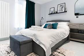 Luxury 5BD Guesthouse