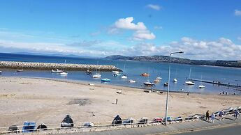 2br-beachviews-petfriendly-freeparking