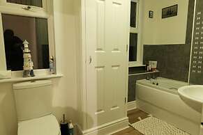 2br-beachviews-petfriendly-freeparking