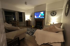 2br-beachviews-petfriendly-freeparking