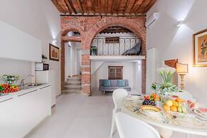 Casa Smart in Lucca With 1 Bedrooms and 2 Bathrooms
