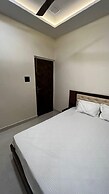 Hotel Divyakashi homestay